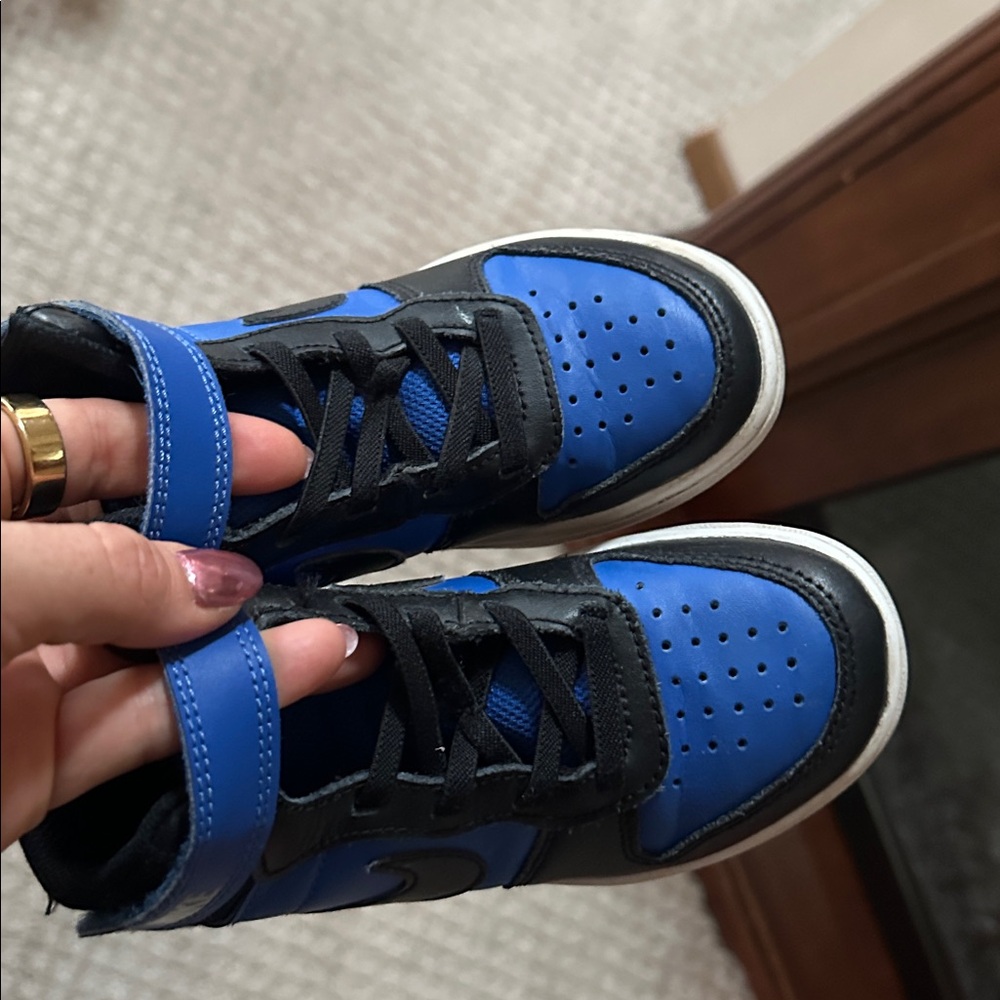Nike Kids' Court Borough Mid 2
Basketball Shoe - Picture 4 of 5
